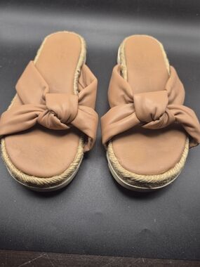 Universal Thead Women’s Tan Knot Slide Sandals